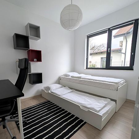 Zola Guest House Орадеа Екстериор снимка
