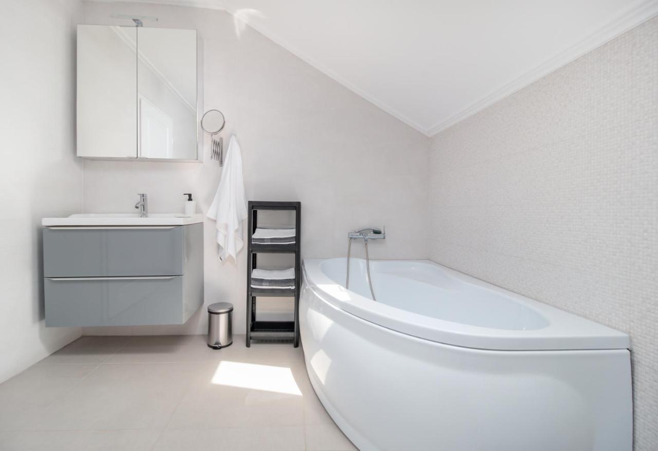 Zola Guest House Орадеа Екстериор снимка