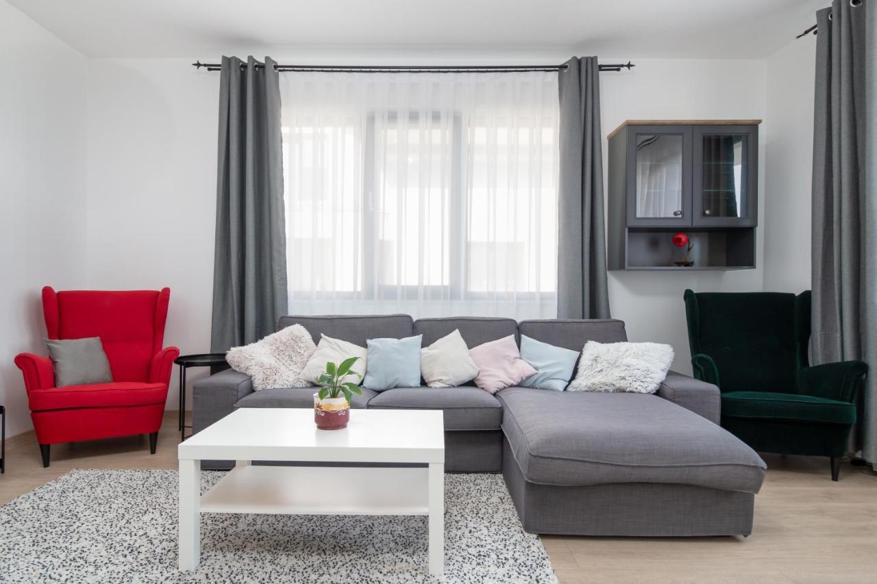 Zola Guest House Орадеа Екстериор снимка