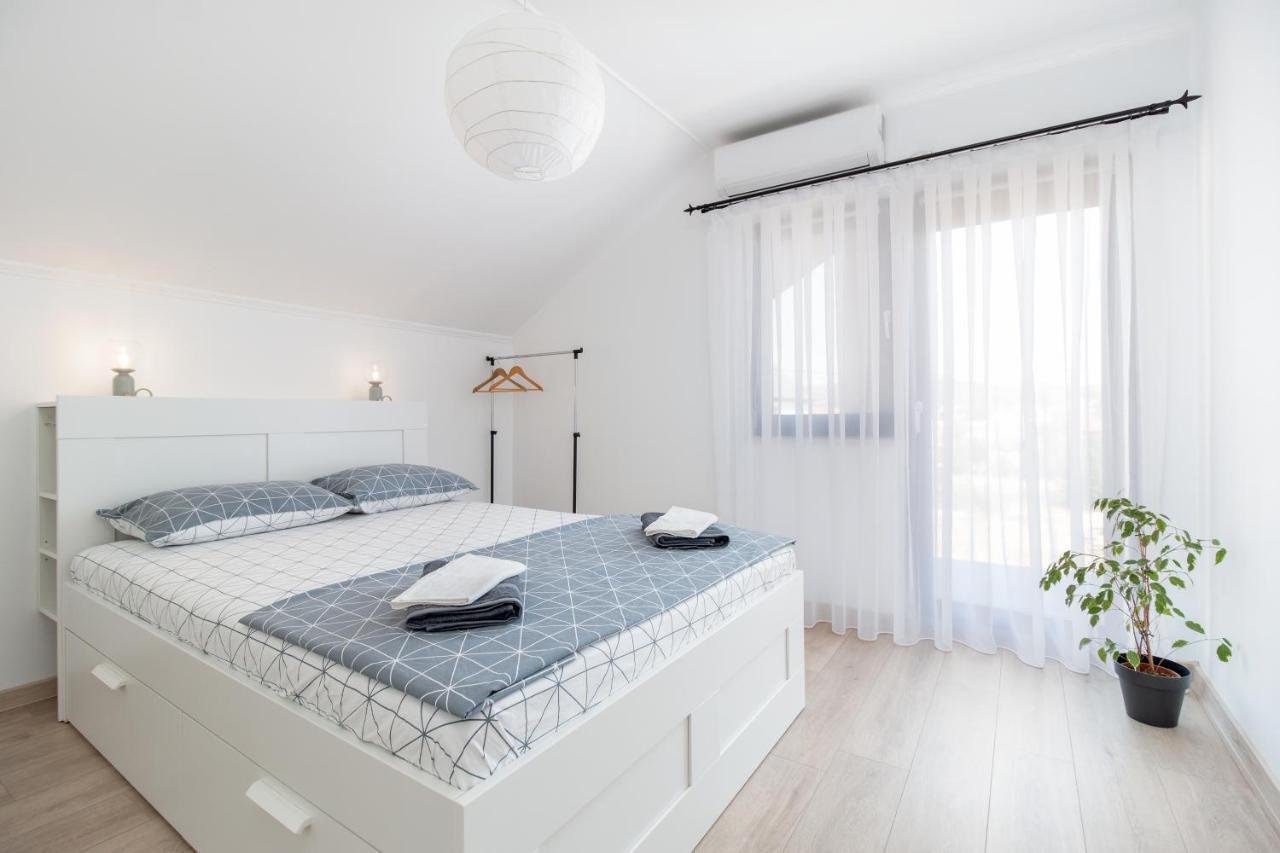 Zola Guest House Орадеа Екстериор снимка