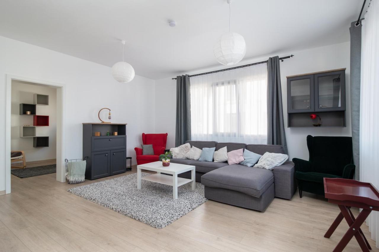 Zola Guest House Орадеа Екстериор снимка