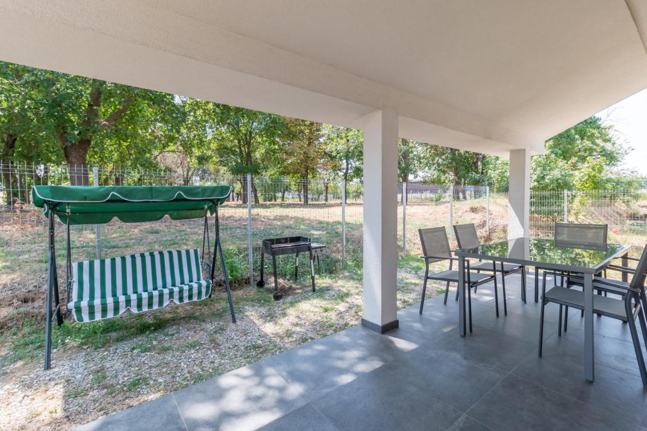 Zola Guest House Орадеа Екстериор снимка